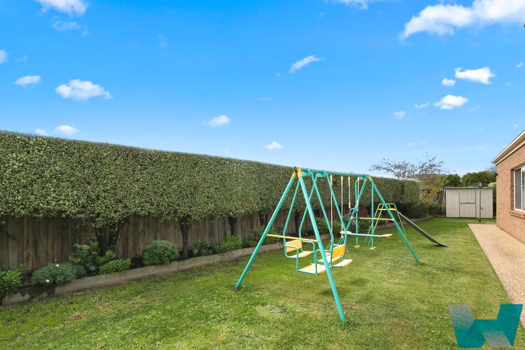 5 Parkes Court, Eastwood