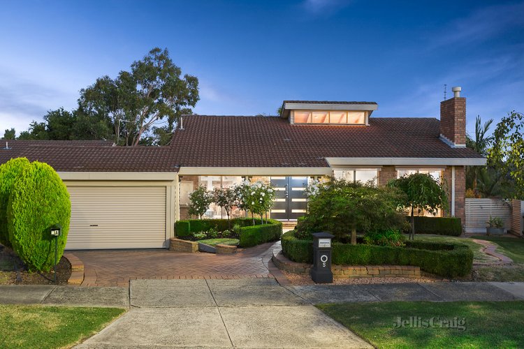 5 Paulette Close St Helena 3088