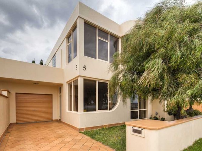 5 Peers Crescent Ocean Grove 3226