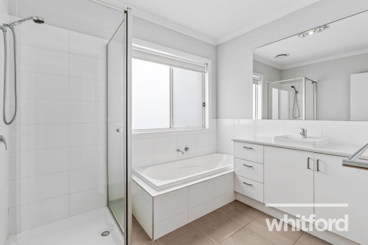 5 Pickworth Drive, Leopold