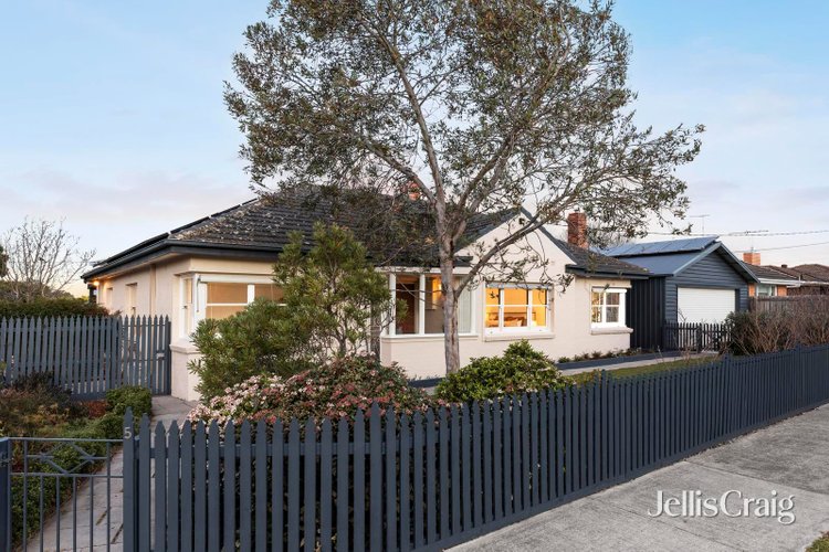 5 Pride Avenue Hamlyn Heights 3215