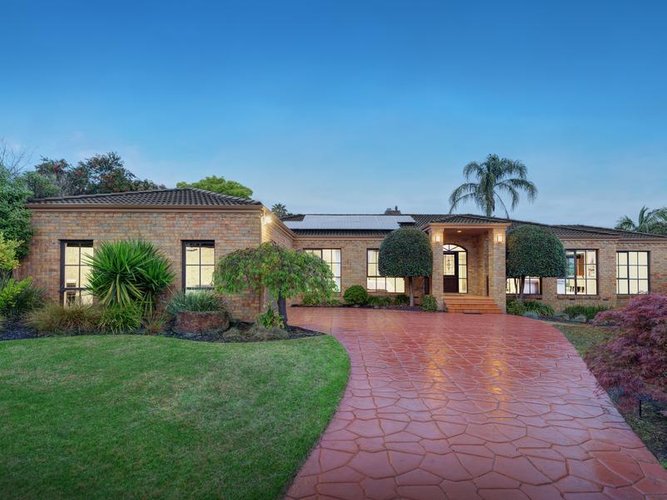 5 Rochelle Court Doncaster East 3109