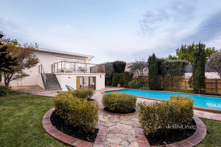 5 Rosebank Avenue Strathmore 3041