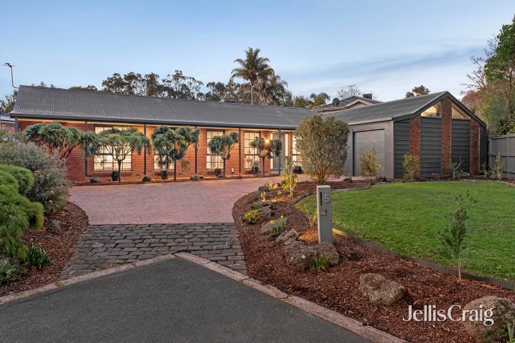 5 Samuel Beavis Place Croydon Hills 3136