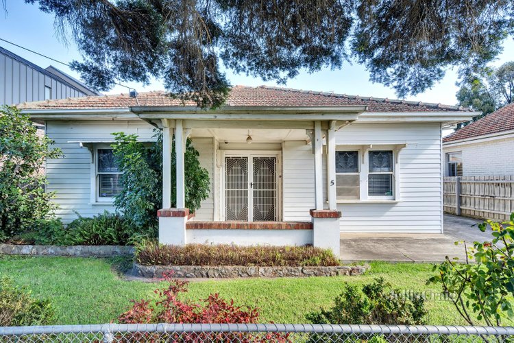5 Suffolk Avenue Coburg 3058