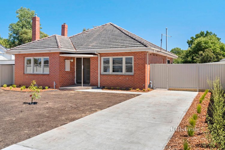 5 Symons Street Wendouree 3355