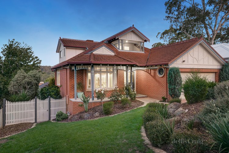 5 Valley Park Grove Eltham 3095