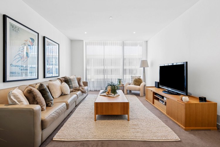 502/6-8 Eastern Beach Road, Geelong