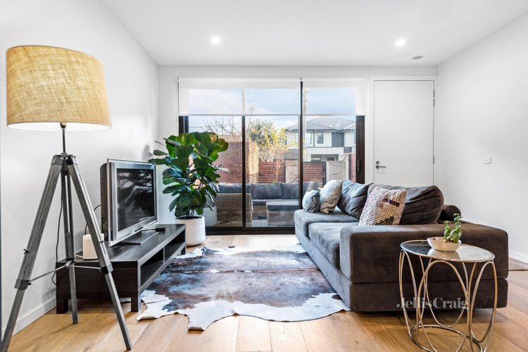 5 1 Adelaide Street Mckinnon 3204
