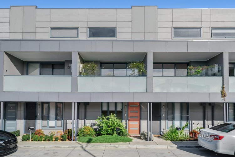 5 1 Brunswick Crescent Craigieburn 3064