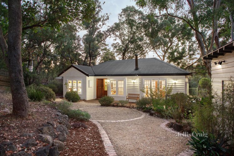 51 Lynnbrae Avenue Hurstbridge 3099