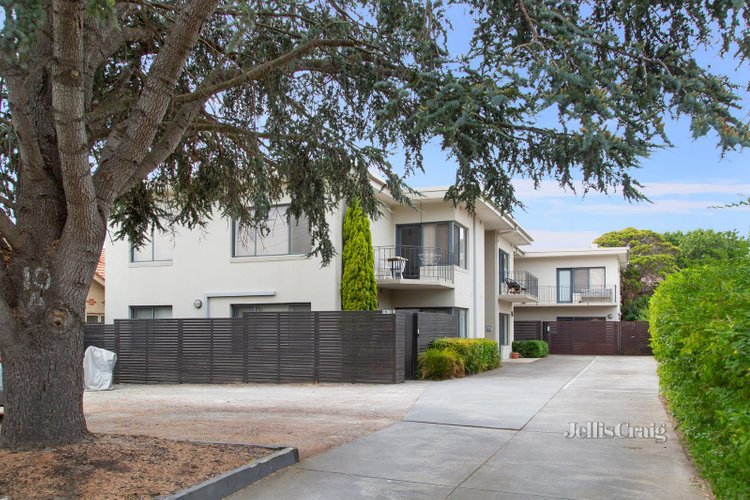 5 10A Eddys Grove Bentleigh 3204
