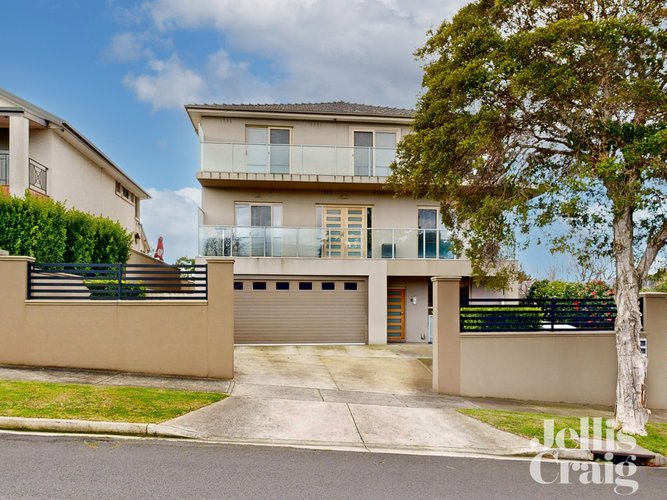 5/16 Lind Street  Strathmore 3041