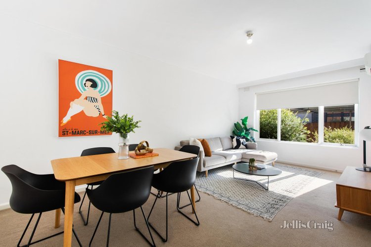 5 18 Louise Avenue Mont Albert 3127