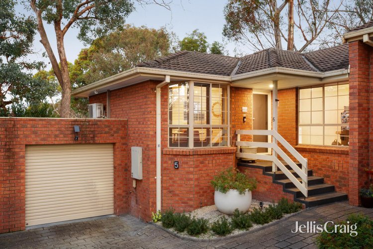 5 2 Fernside Avenue Briar Hill 3088