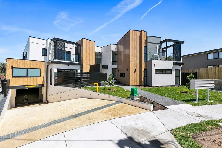 5/2 Howard Court Clayton 3168