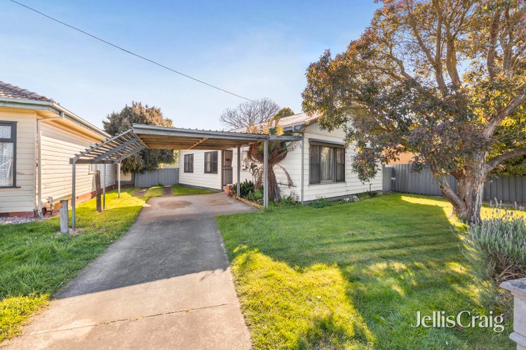 52 Rowlands Street Sebastopol 3356