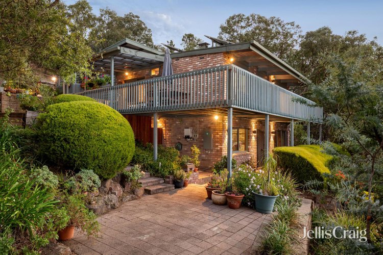 52 Taylor Road Hurstbridge 3099