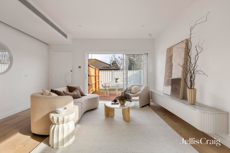 5 24 Barry Street Reservoir 3073