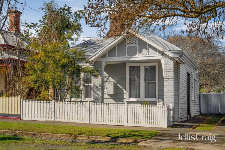 526 Armstrong Street North Soldiers Hill 3350