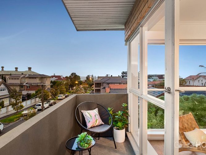5 26A Byrne Avenue Elwood 3184