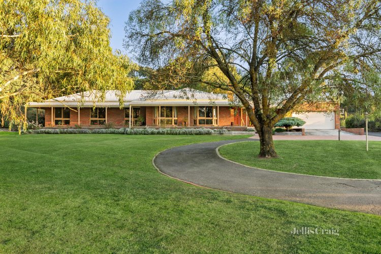 53 Cummins Road Mount Rowan 3352