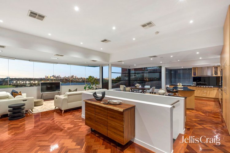 5 3 Hillside Crescent Maribyrnong 3032