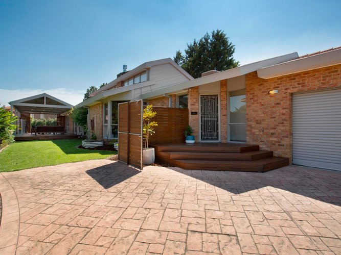 53 Maxine Drive St Helena 3088