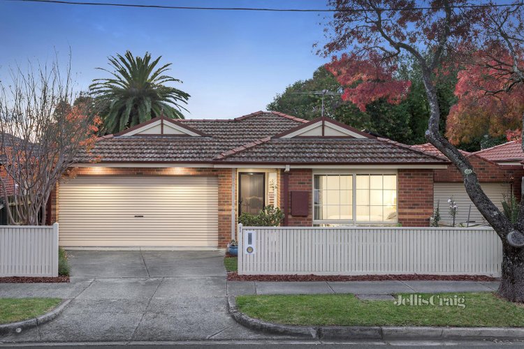 53 Rosstrevor Crescent Mitcham 3132