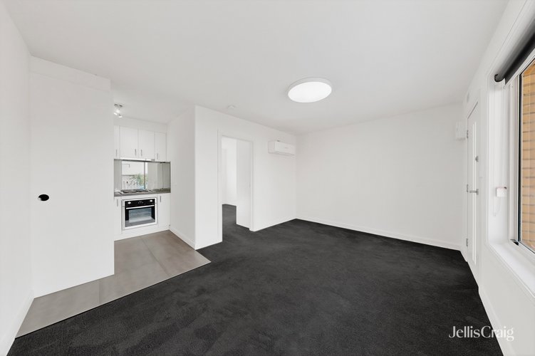 5/3 Smith Street  Thornbury 3071