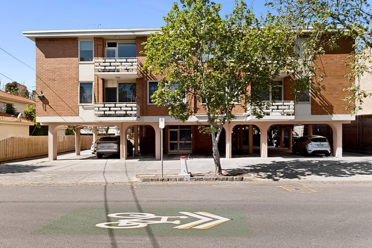 5/35 Dickens Street Elwood 3184