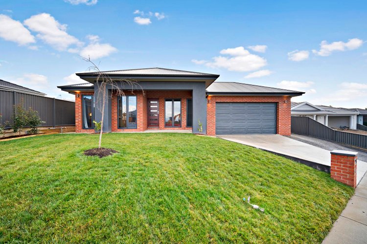 54 Ascot Gardens Drive Delacombe 3356