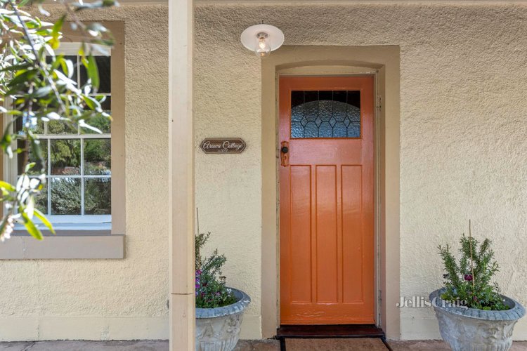 54 Main Road Campbells Creek 3451