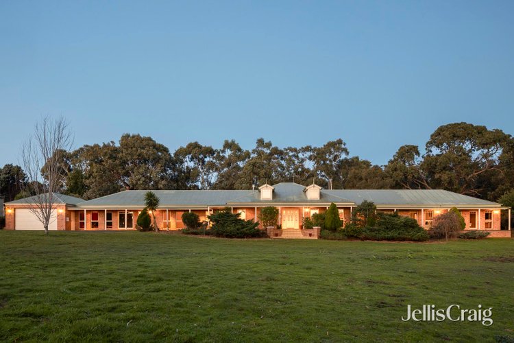 54 Youngs Road Yarrambat 3091