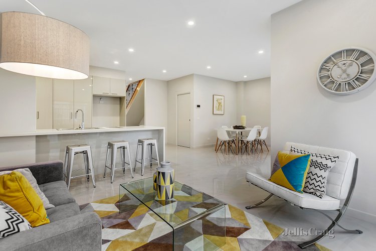 55 Delmore Crescent Glen Waverley 3150