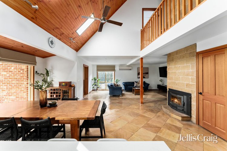 55 Leane Drive Eltham 3095