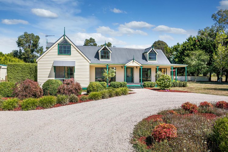 55 Stuart Drive Woodend 3442