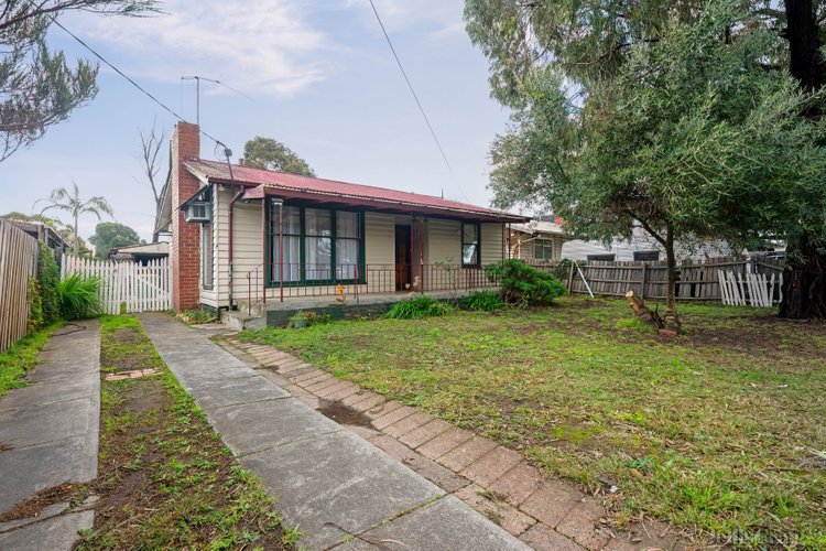 55 Whitelaw Street Reservoir 3073