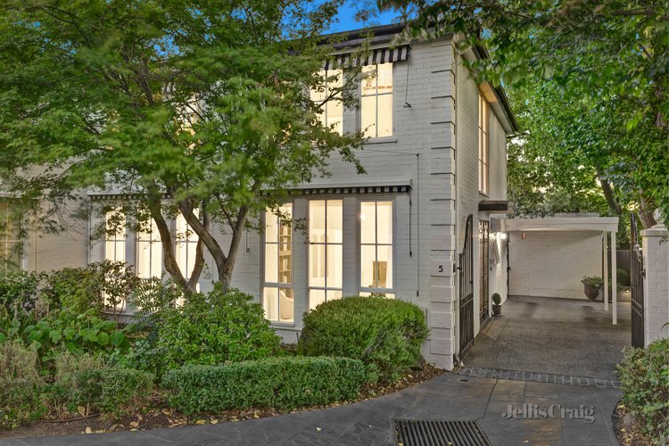 5/6 Balwyn Road Canterbury 3126