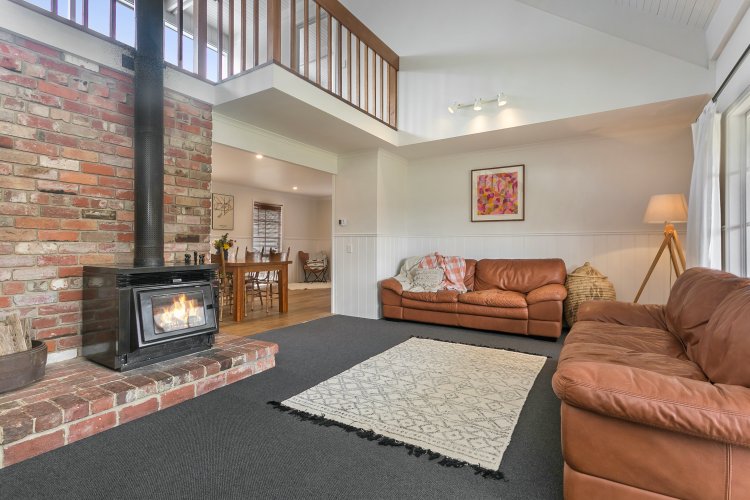 56 East Street Woodend 3442