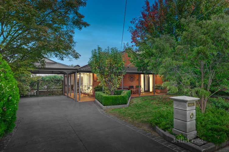 56 Leeds Road Mount Waverley 3149