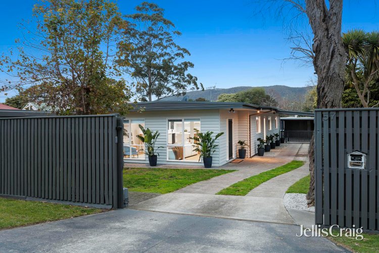 57 Leon Avenue Rosebud 3939
