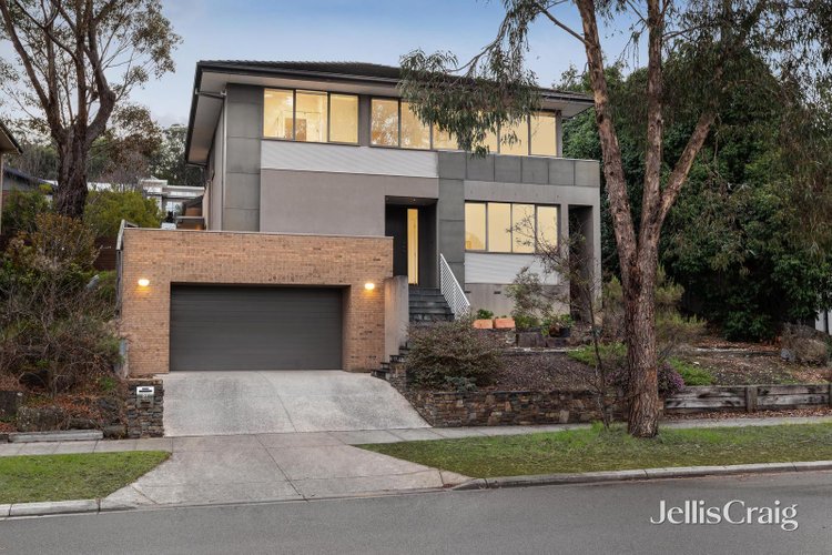 57 Sugarloaf Drive Macleod 3085