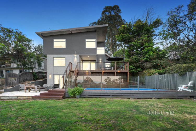 57 View Hill Crescent Eltham 3095