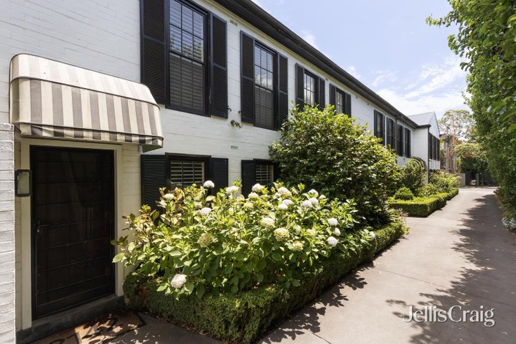 5 8 Devorgilla Avenue Toorak 3142