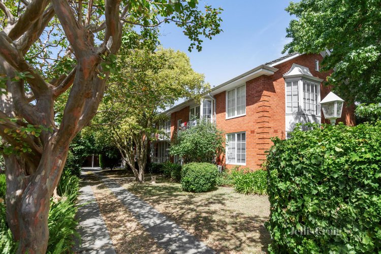 5 8 Ridgeway Avenue Kew 3101