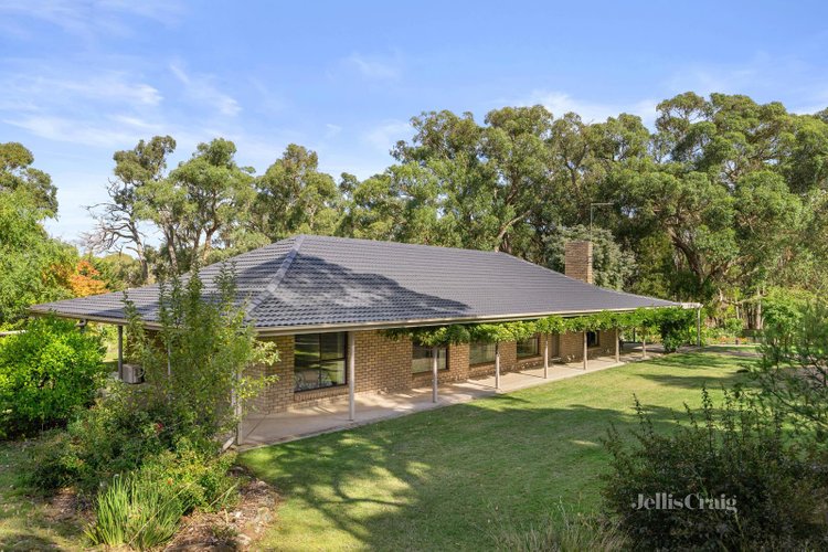 587 Finchs Road Smythes Creek 3351