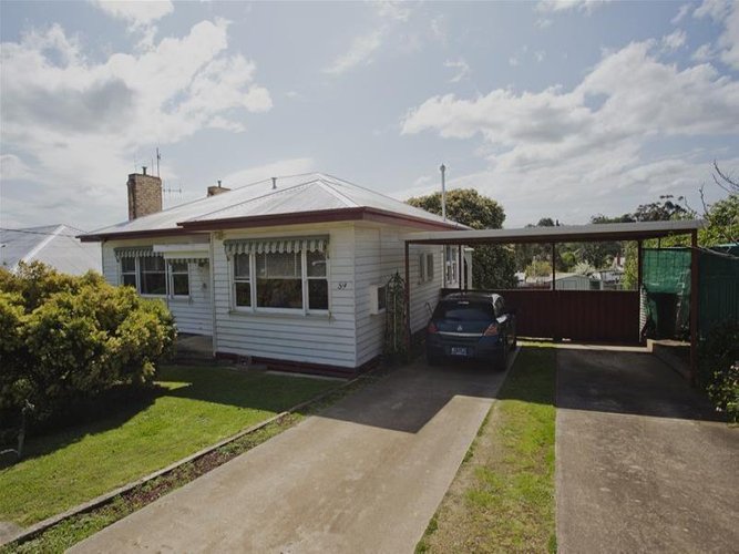 59 Doveton Street Castlemaine 3450