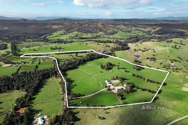 590 Eagles Nest Road Strathewen 3099