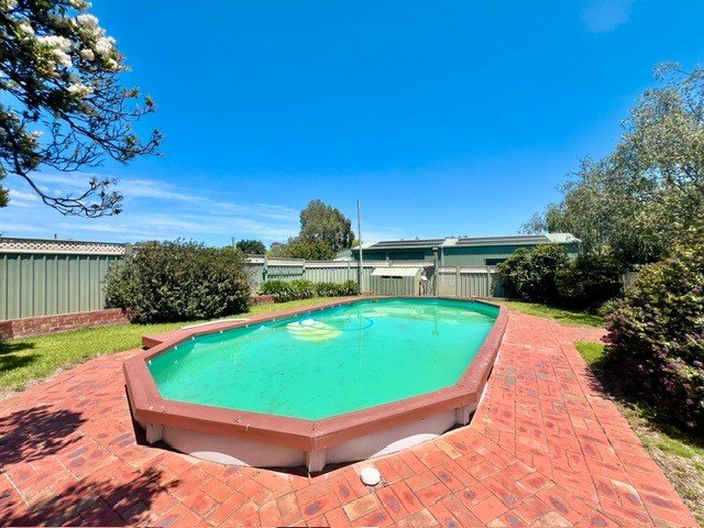 6-8 Langer Drive, St Albans Park
